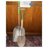 2 shovels one scoop number 12/ Short spayed