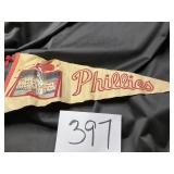 Tag. 1961 Philadelphia Phillies felt pennant.