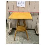 18"x18ï¿½ WOODEN STAND