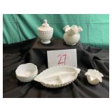 Fenton Hobb nail milk, glass piece