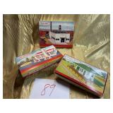 3 PLASTICVILLE HOUSES an original box