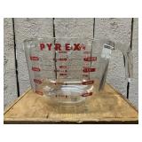 8 QT. PYREX MEASURING CUP