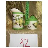 Vtg. Juicer, pitcher, iced tea, lemon themed.