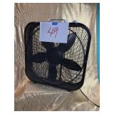 LASKO 3 speed box fan. WORKS