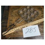 Campfire hamburger grilling basket