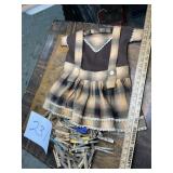 Vintage clothes pin bag with clothes pins