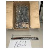 100 Peg Board hangers