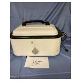 GE 18 quart roaster oven. WORKS