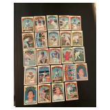 1972 TOPPS BASEBALL CARDS (24)