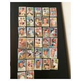 1969 TOPPS BASEBALL CARDS (32)