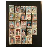 1972 TOPPS BASEBALL CARDS (24)