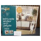Windsor extra wide arch pet gate