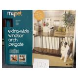 Windsor extra wide arch pet gate