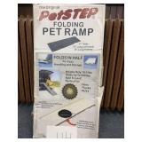 Folding pet ramp