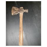 VINTAGE CARPENTERï¿½S HATCHET