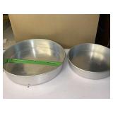 Aluminum cake pans