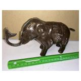 Mechanical elephant bank