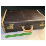 Venture suitcase