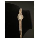 ELGIN GOLD TONE QUARTZ LADIES WATCH