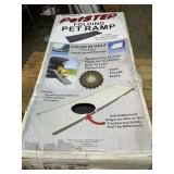 Folding pet ramp