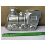 Wilton Train cake pan set