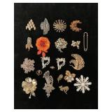 BROOCH/PIN LOT