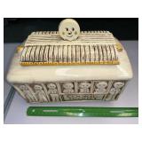 Vintage cookie trolley cookie jar ceramic