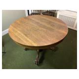 ROUND OAK TABLE