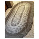 Oval woven rug 8.5 x 5