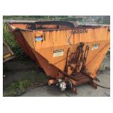 V-BOX SAND & SALT SPREADER WARREN