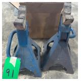 Pair of Blue Jack Stands