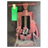 Old Pipe Vise