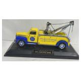 Golden Wheel 1951 Ford Tow Truck Diecast Model