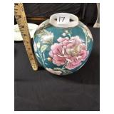 Vintage Chinese porcelain vase