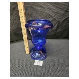 Vintage L.E.Smith Colbalt Blue Glass Urn Vase