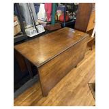 Drop leaf table