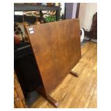 Folding drafting table