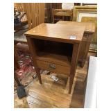One drawer end table