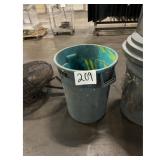 Rubbermaid BRUTE Trash Can - 32 Gallon - Gray