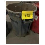 Heavy Duty Industrial Gray Trash Can Lot 152