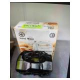 HAND MIXER