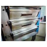 TRIPLE DECK PIZZA OVEN