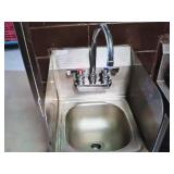 SS HAND SINK WITH SIDE SPLASH GUARDS