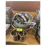 LOT OF KITCHEN