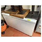 CHEST FREEZER