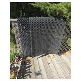 LARGE BLACK RUBBER MATS
