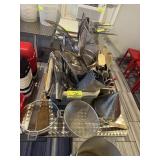 LOT OF KITCHEN