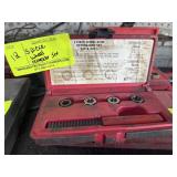5 PIECE WHEEL STUD RETHREADING SET
