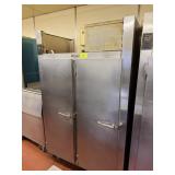 TRAULSEN SS 2 DOOR REFRIGERATOR TRAULSEN SS 2 DOOR REFRIGERATOR