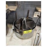 STOCK POT W PASTA HOLDER